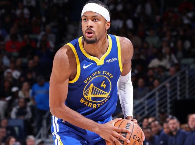 v站-21届第五位提前续约首轮秀 穆迪中产年薪落袋为安