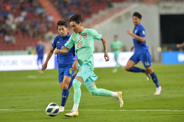 幸亏有他！管住暴脾气的韦世豪爆了泰国防线