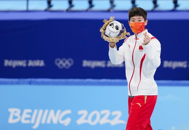 v站体育-范可新：不想让队友走“弯路” 亲吻冰面并非告别